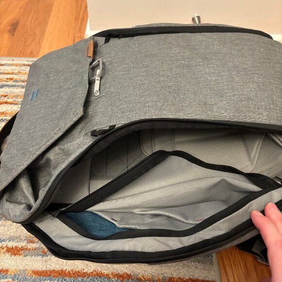 Peak Design 30L Backpack, Field Pouch, Capture, Shell and Slide - Picture 5 of 12